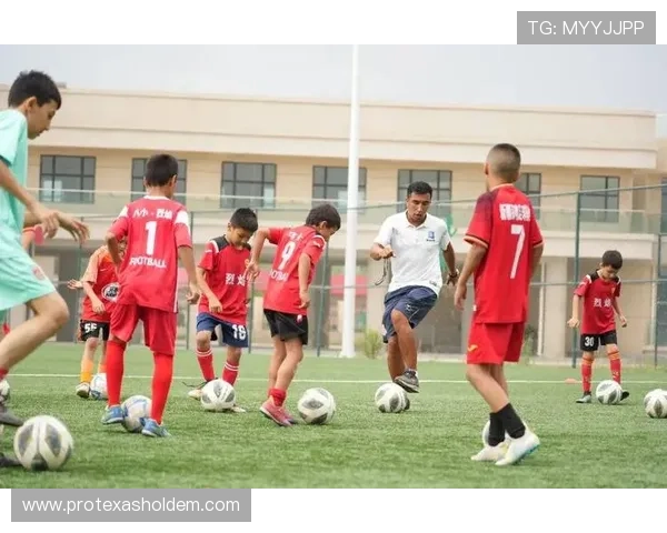 青训教练的坚守：记录基层足球训练课的日常点滴